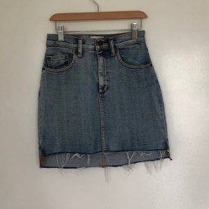 Aritzia - Wilfred Free Denim Skirt